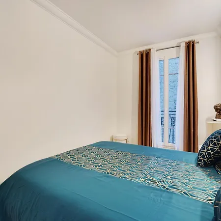 Prestigieux 2 Pieces Champs-elysees George V Apartment