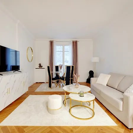 Apartment Prestigieux 2 Pieces Champs-elysees George V Paris